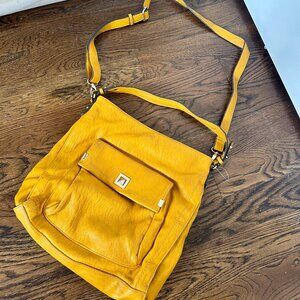Large yellow shoulder bag-Jessica Simpson